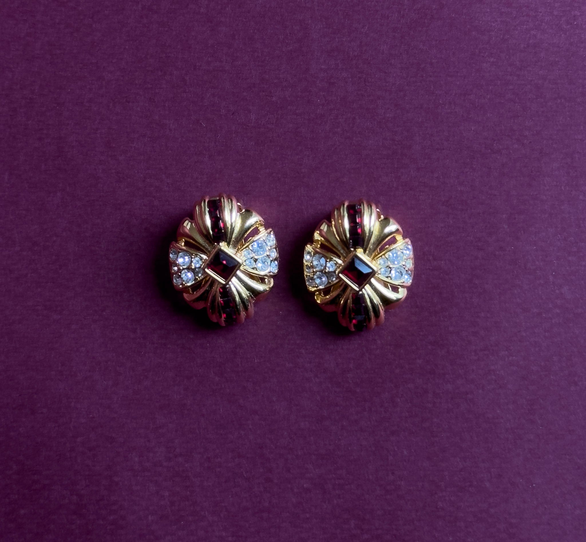 RED/WHITE CZ CLIP ONS