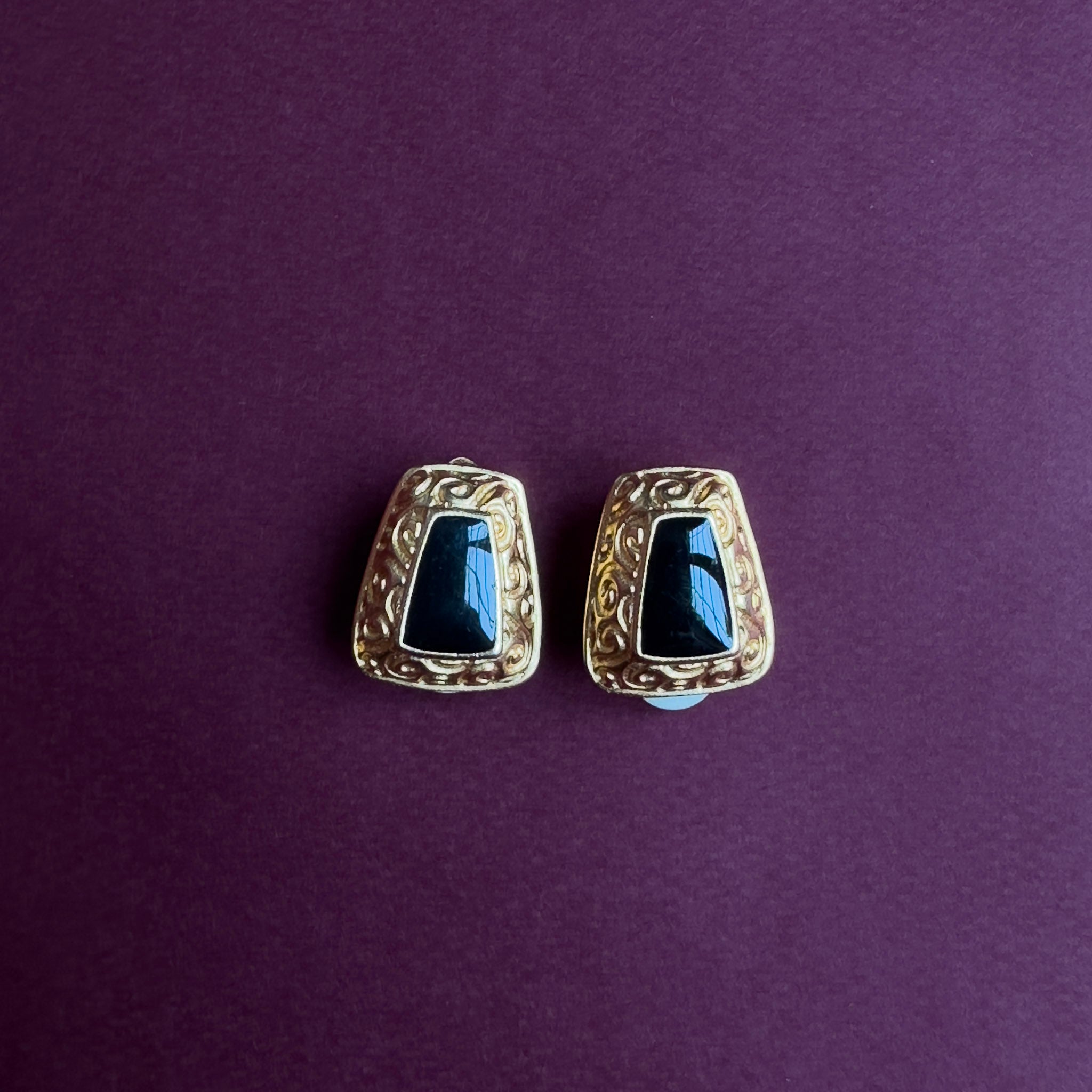 BLACK ENAMEL CLIP ONS